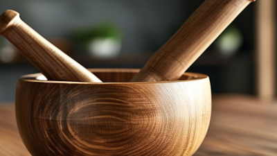 ¿Consejos para limpiar un mortero y mano de madera pegajosos?