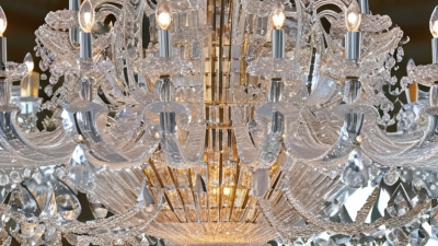 Why Are Crystal Chandeliers So Expensive 5 Key Reasons?