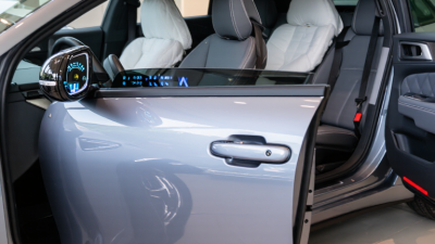 7 Essential Car Safety Features Every Buyer Should Check?