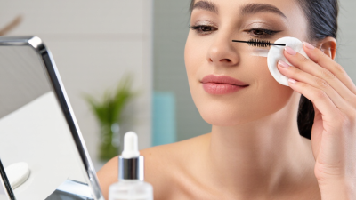 2026 Best Ways to Remove Stubborn Eye Makeup Safely?