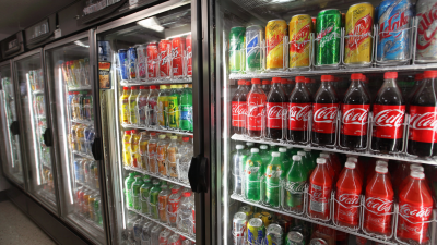 How to Choose the Best Refrigerated Vending Machine for Your Business Needs