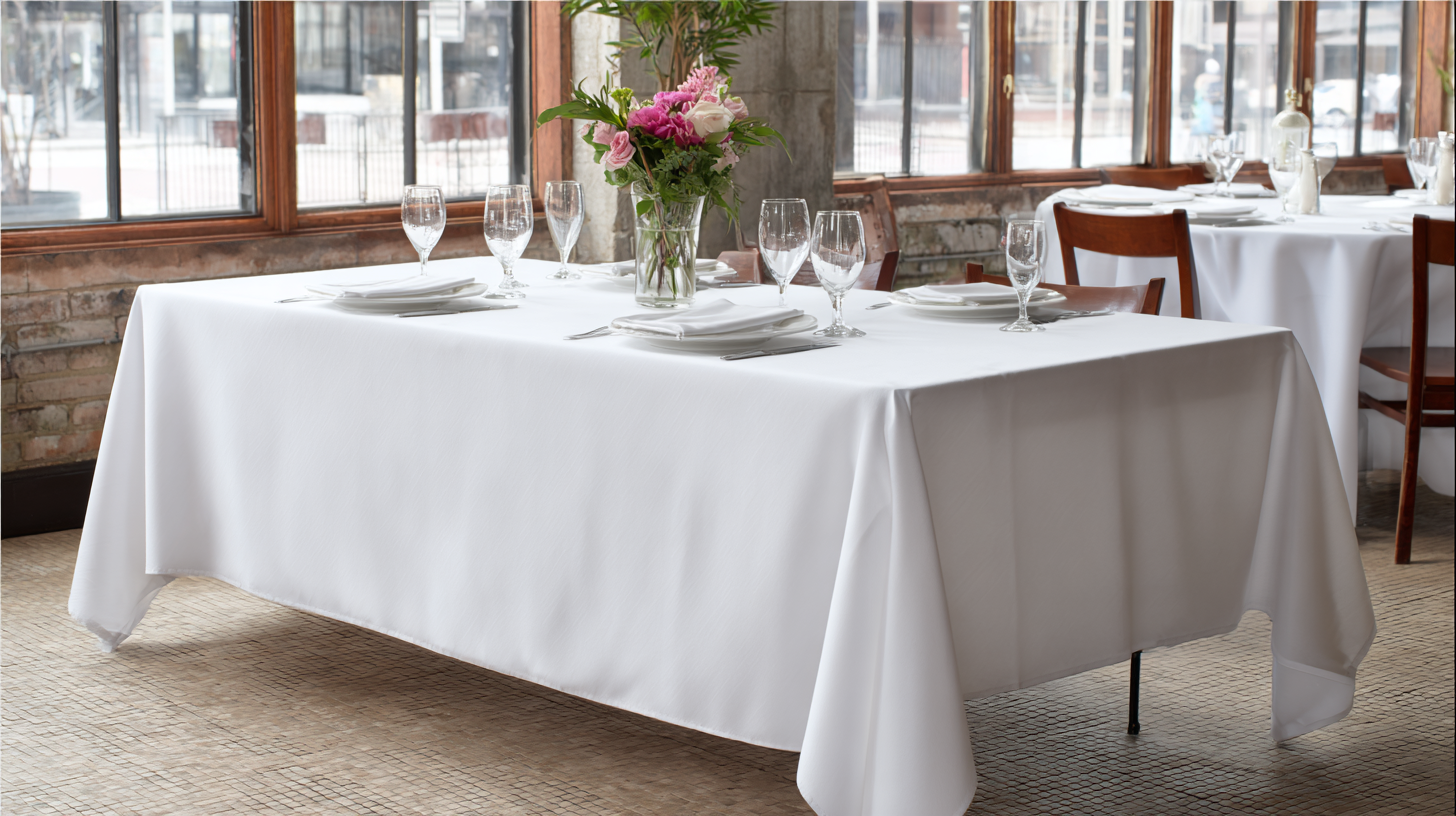 Advantages of Choosing the Best Rectangle Tablecloth for Your Events