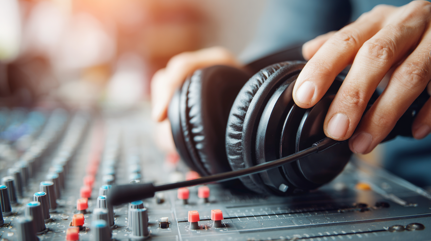 Essential Tips for Choosing the Right Phone Headset with Mic for Your Needs