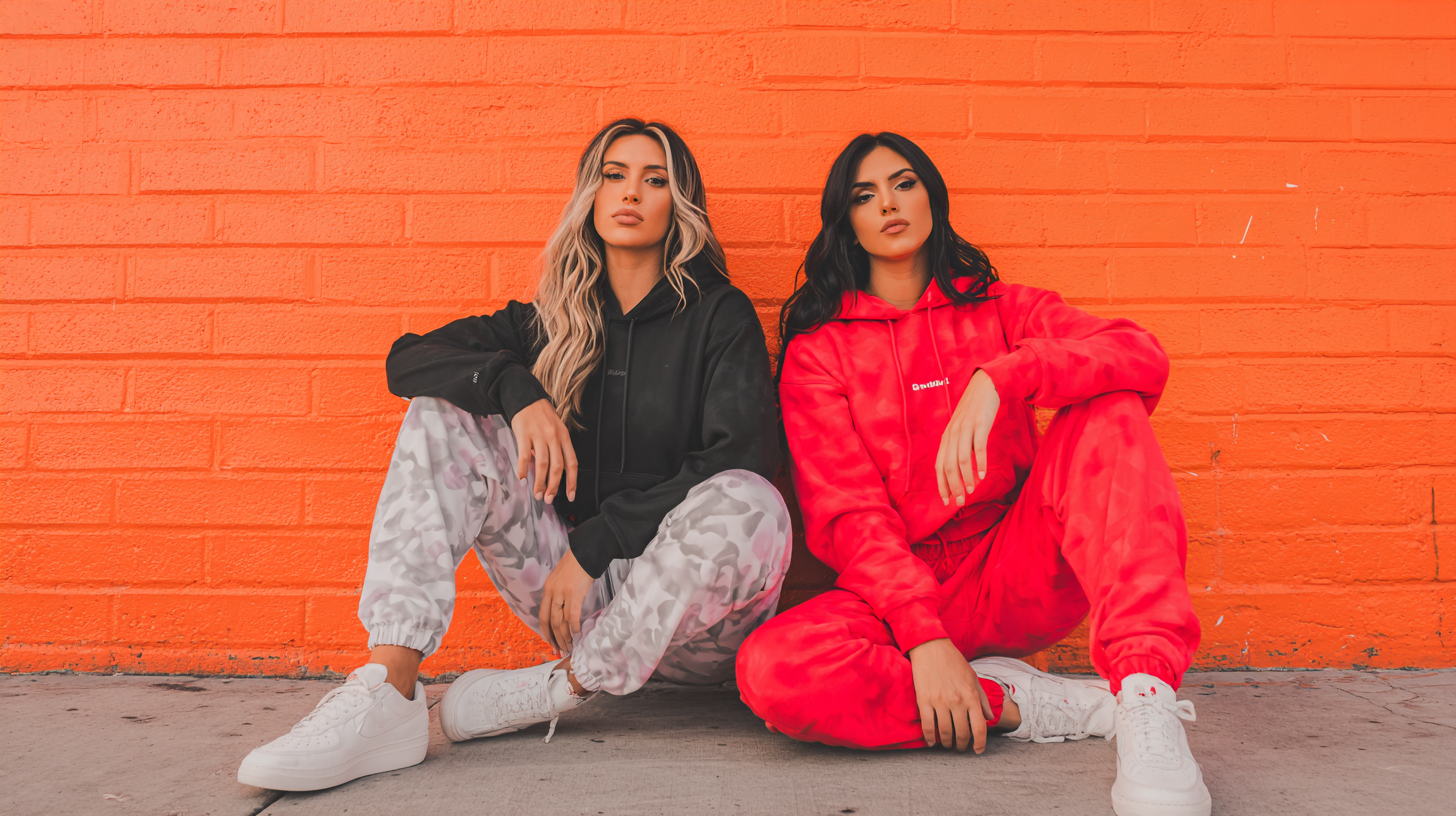 How to Choose the Perfect Women's Tracksuit for Any Occasion
