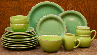 How to Choose the Perfect Vintage Green Dinnerware Set for Your Dining Experience