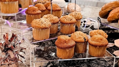 How to Choose the Perfect Acrylic Riser Stand Based on Your Display Needs