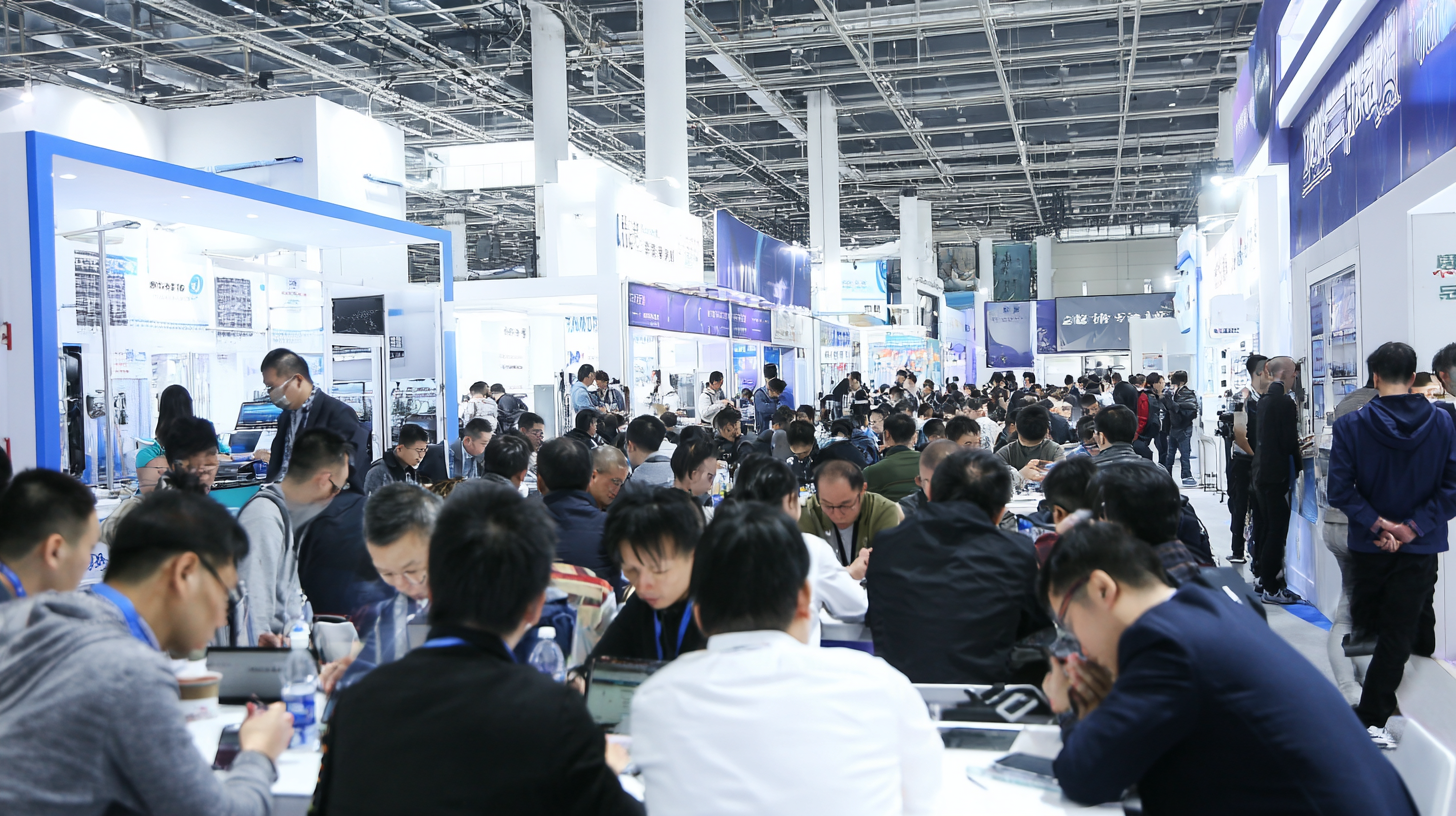 Exploring the Future of Connectivity: 100G QSFP28 Active Optical Cable at the 138th China Import and Export Fair 2025