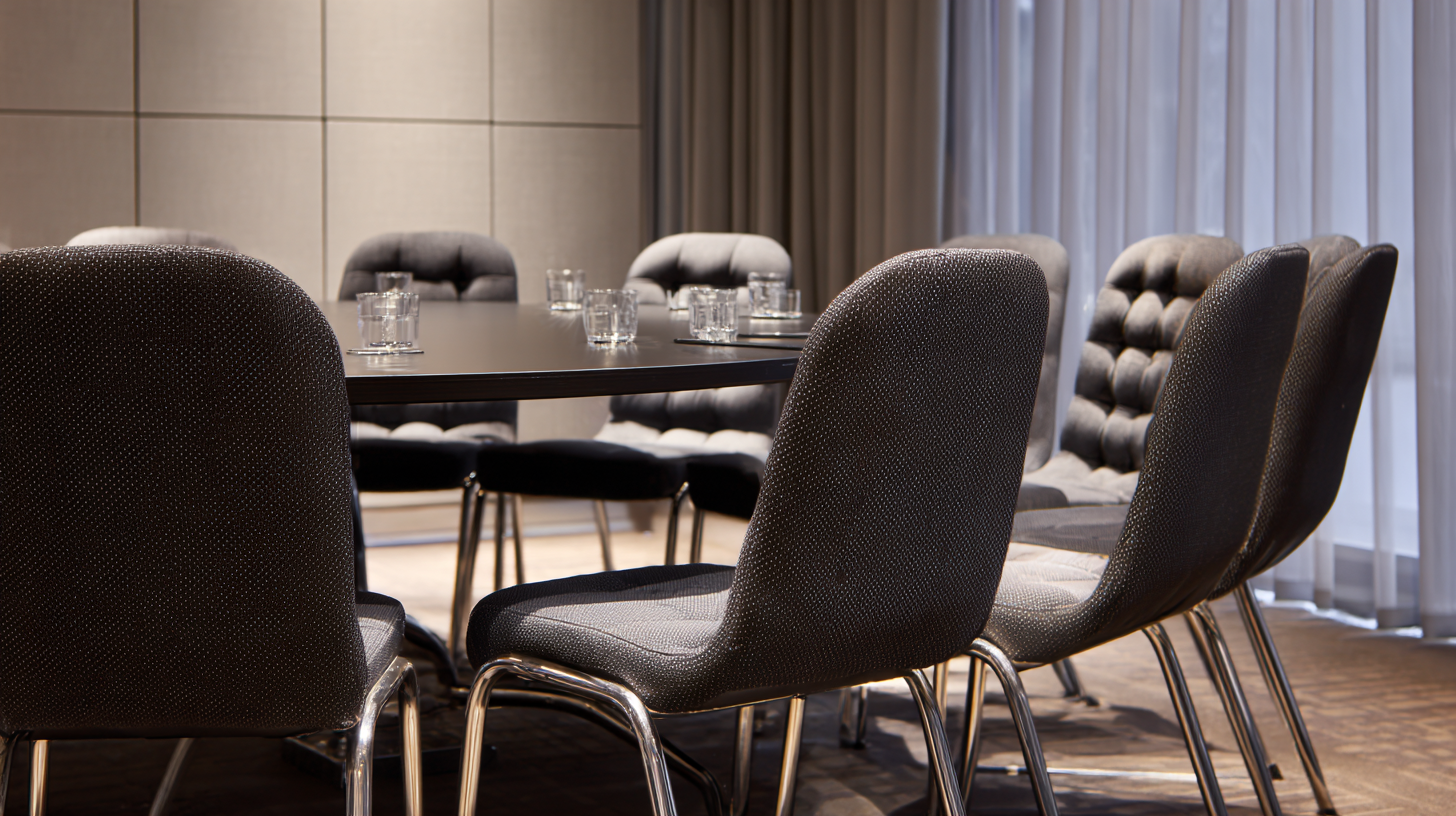 The Ultimate Guide to Choosing Chairs for Round Tables: Expert Tips and Trends for 2024