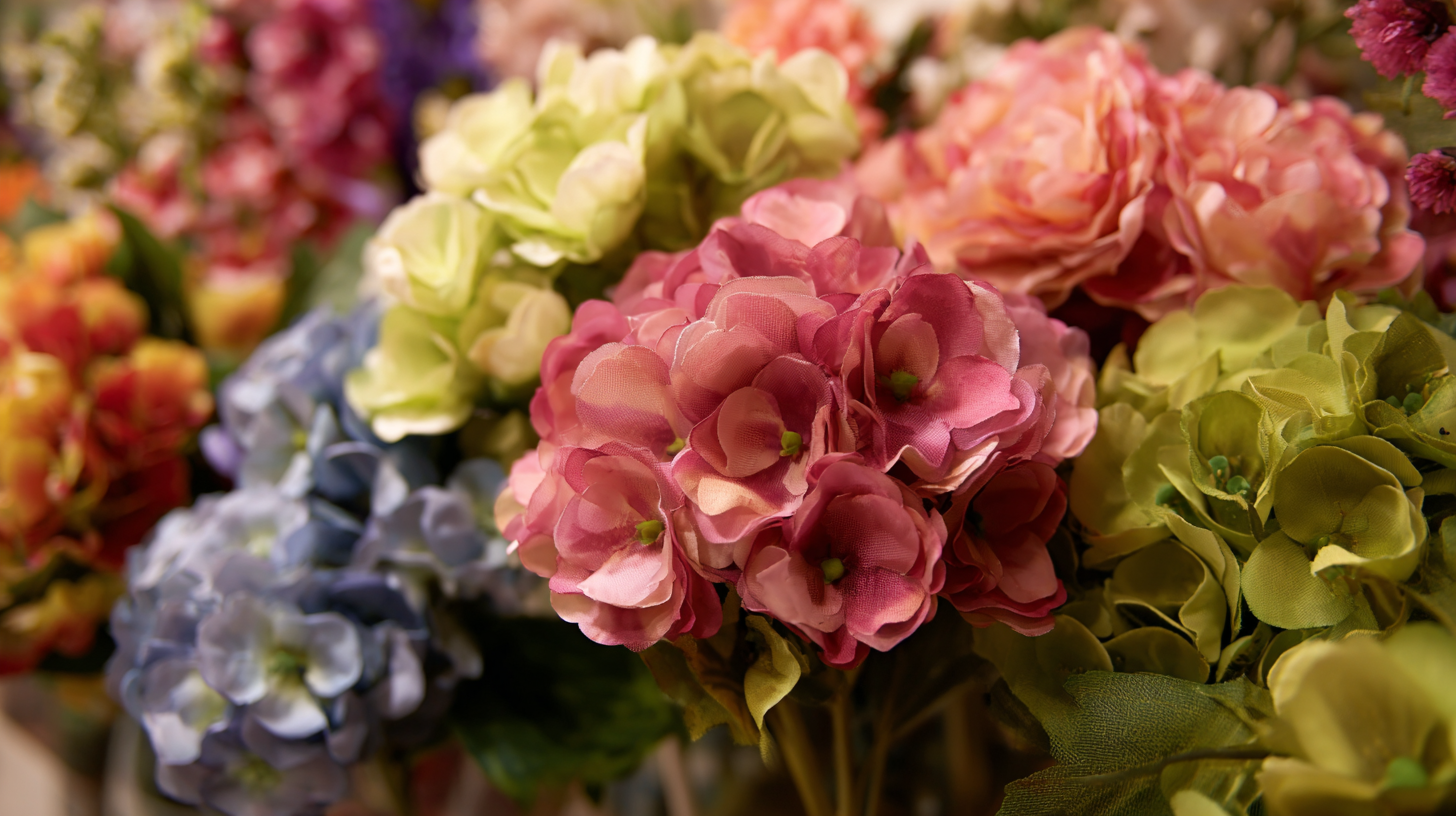 How to Choose the Best Artificial Flowers for Every Home Decor Style