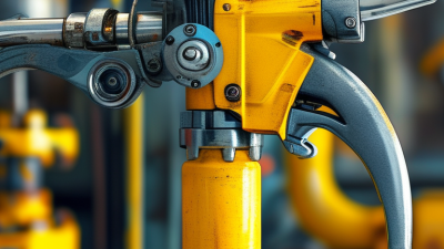 What is a Pneumatic Grease Gun and How Does It Work?