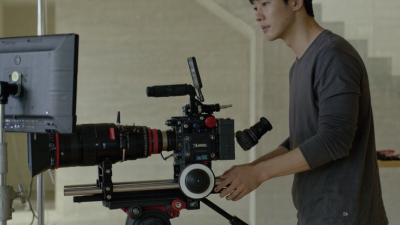 Why Use a Vertical Camera Slider for Filmmaking?