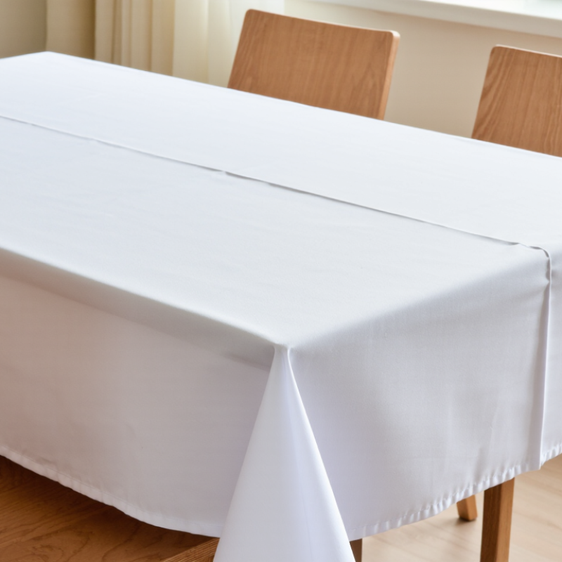 What Is a Fitted Tablecloth?
