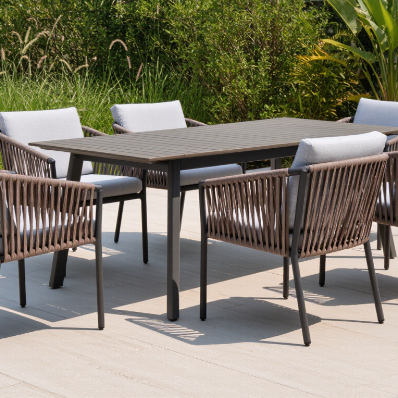 How to Choose Outdoor Dining Furniture for Global Buyers?