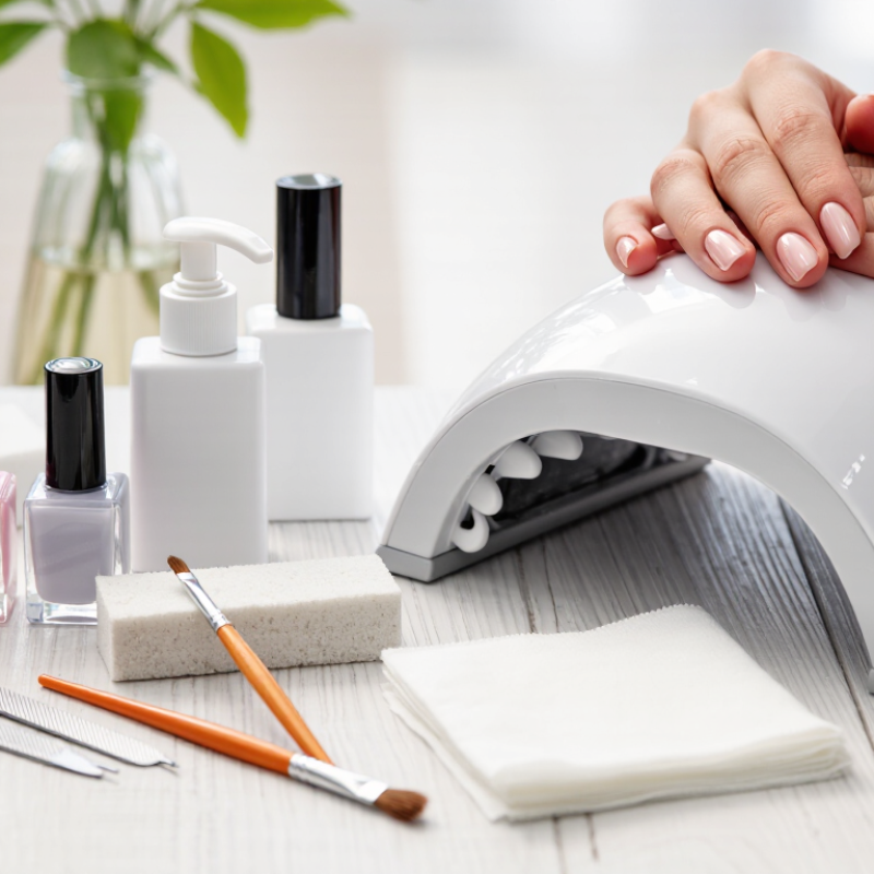 What Is a Nail Gel Polish Set and How Does It Work?
