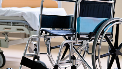 What Is a Manual Recliner Wheelchair?