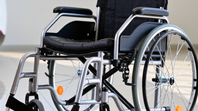 How to Choose a Manual Folding Wheelchair for Global Buyers?