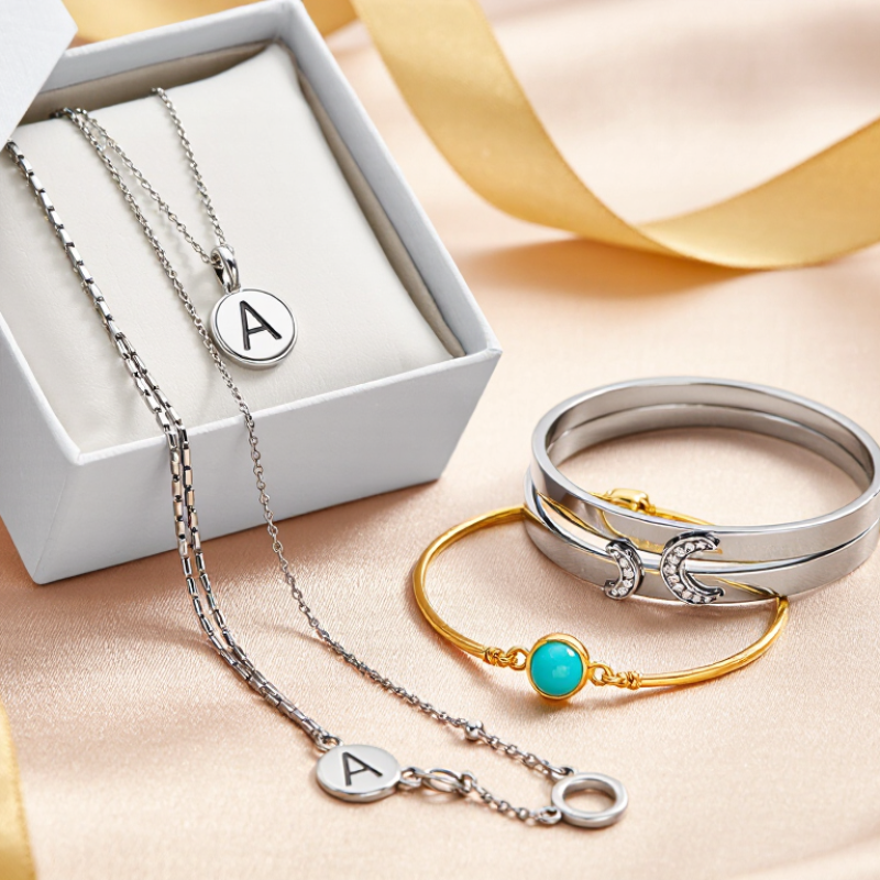 How to Source Personalized Jewelry for Women Worldwide?