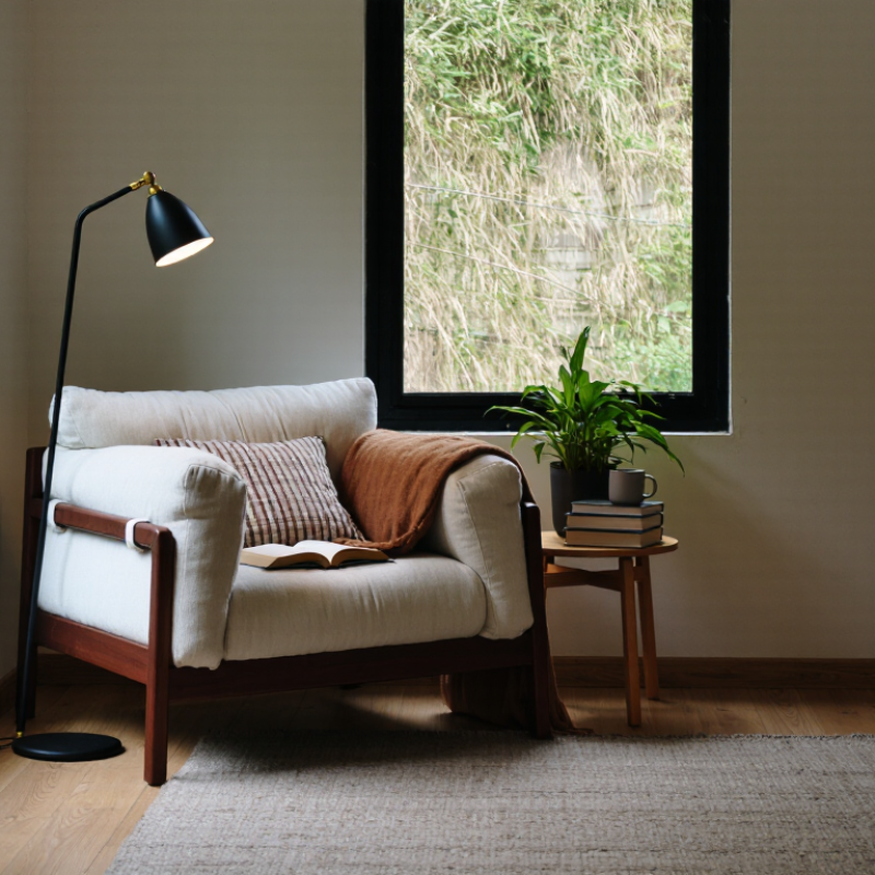 7 Tips to Create a Cozy Reading Nook with a Gooseneck Lamp
