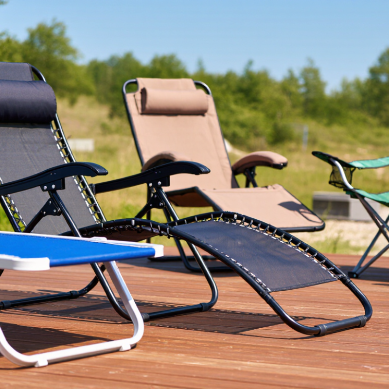 What Is a Folding Lounge Chair and What Types Are There?