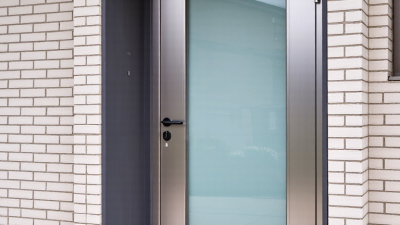 How to Choose the Best Aluminum Entry Door in 2026?