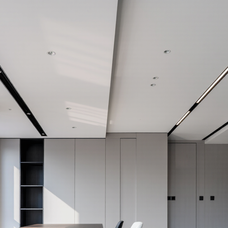 7 Tips How to Choose Between Surface and Recessed Power Tracks?