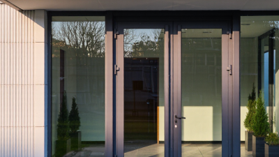 What Are the Top Glass Front Doors for Global Buyers?
