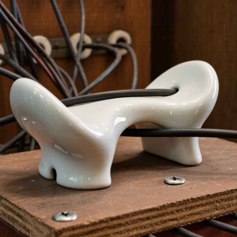 What Is a Porcelain Saddle and How Is It Used?