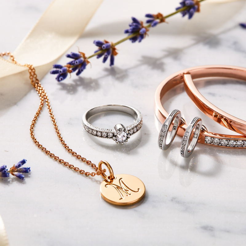 7 Tips for Buying Women Personalized Jewelry