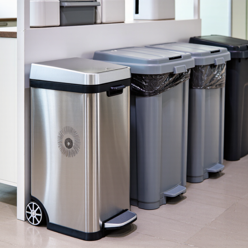 What Is a Trash Can Manufacturer and How to Choose One?