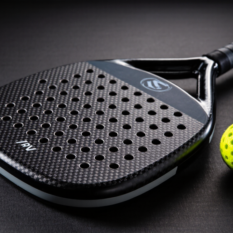 Why Choose Carbon Pickleball Paddles?