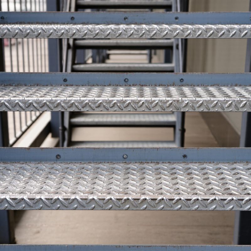 10 Tips for Choosing Steel Stair Treads?