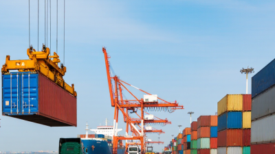 7 Shipping Container Delivery Tips for Global Buyers