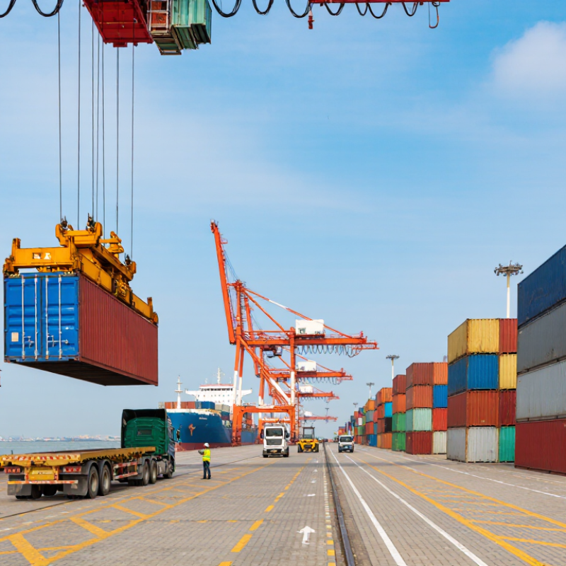 7 Shipping Container Delivery Tips for Global Buyers