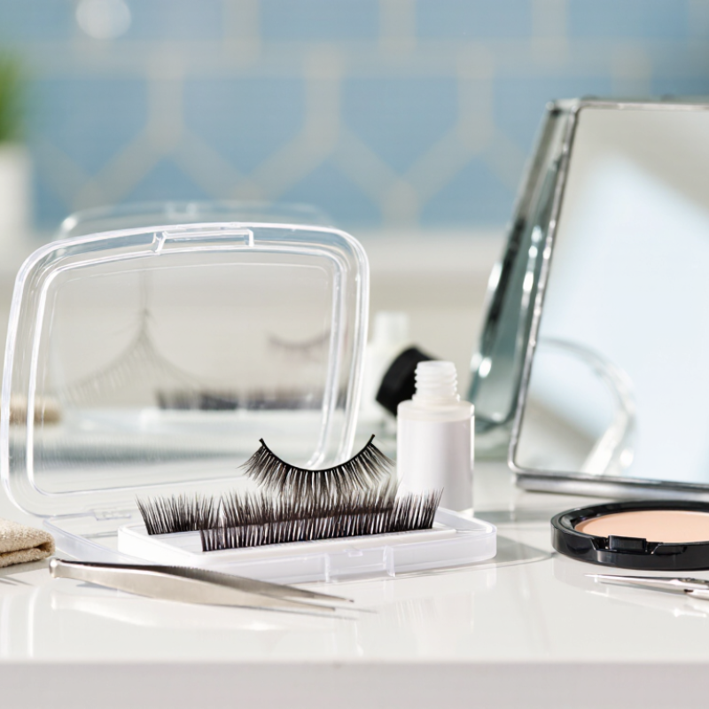 What Is a DIY Eyelash Kit and How to Use It?