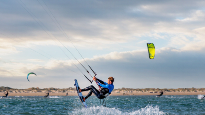 How to Master Advanced Kiteboarding Skills?