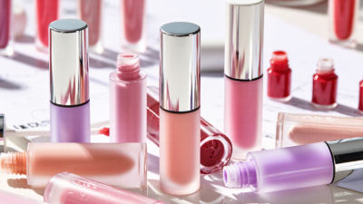 How to Source Squeeze Tube Lip Gloss for Your Brand?