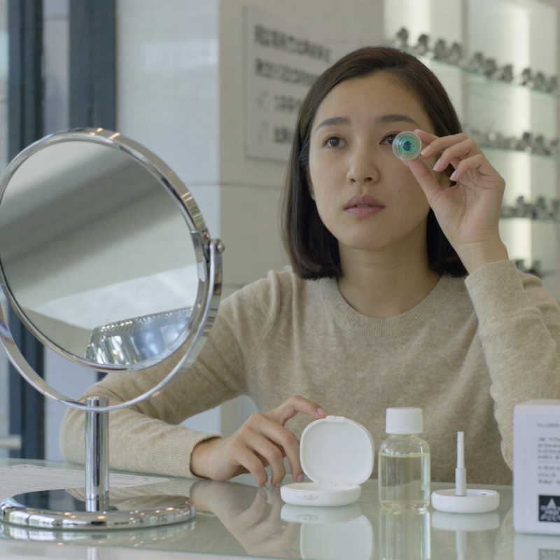 How to Choose Custom Colored Contact Lenses?