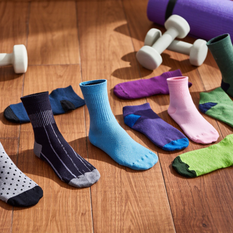 10 Best Yoga Socks With Grips for Yoga and Pilates?