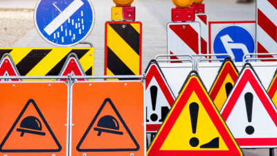 10 Best Under Construction Signs for Global Buyers