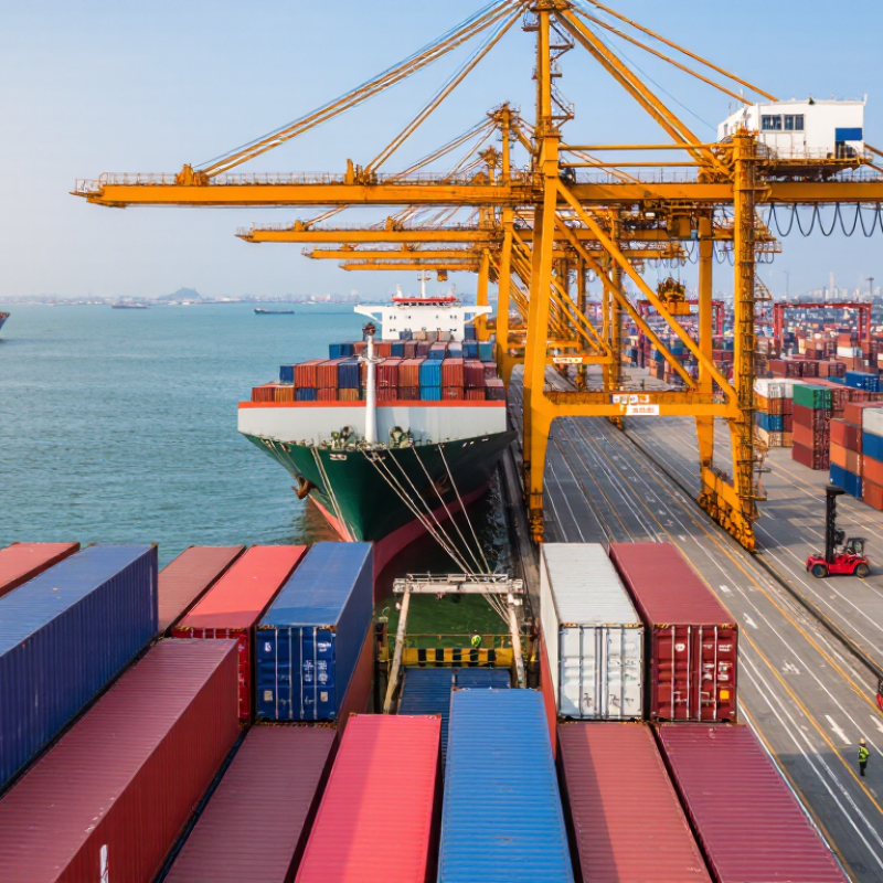 10 Port Logistics Tips for Global Buyers