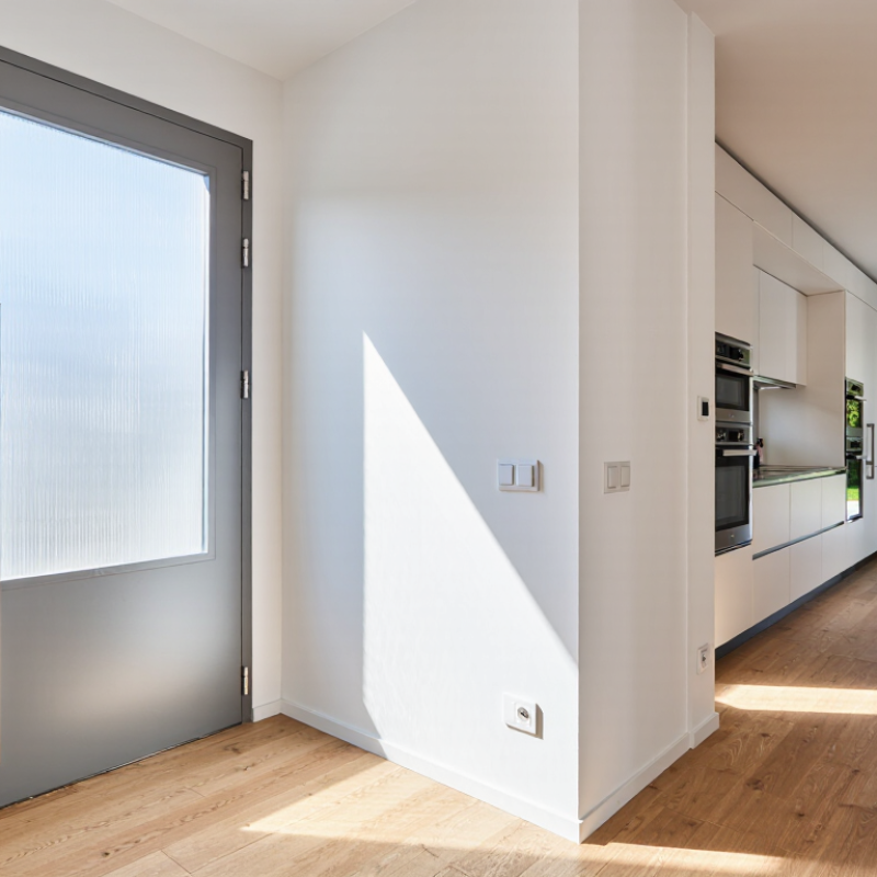 How to Choose an Aluminium Door With Window in 2026?