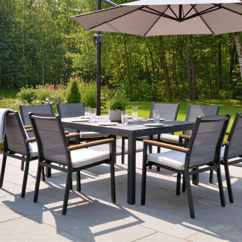 How to Choose the Best Outdoor Dining Set?