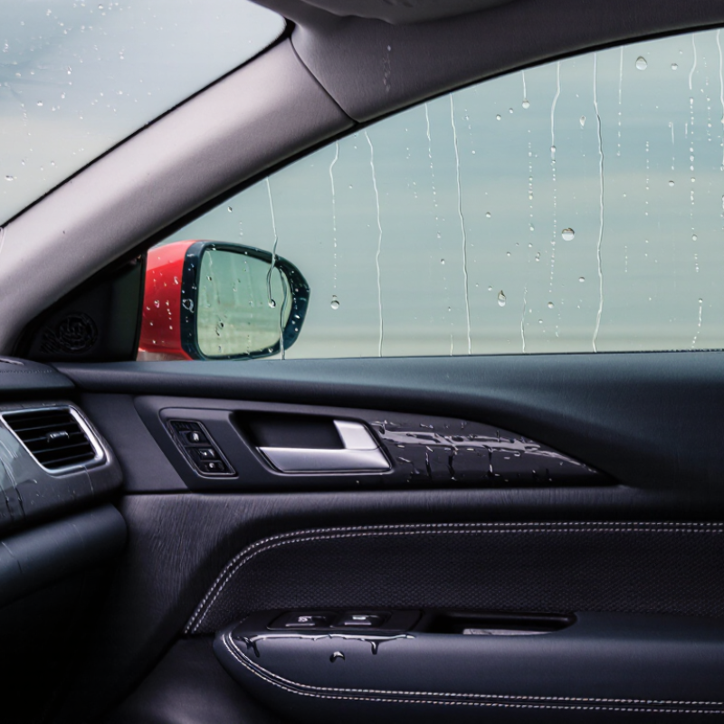 How to Fix Water Leaking Around Auto Glass?