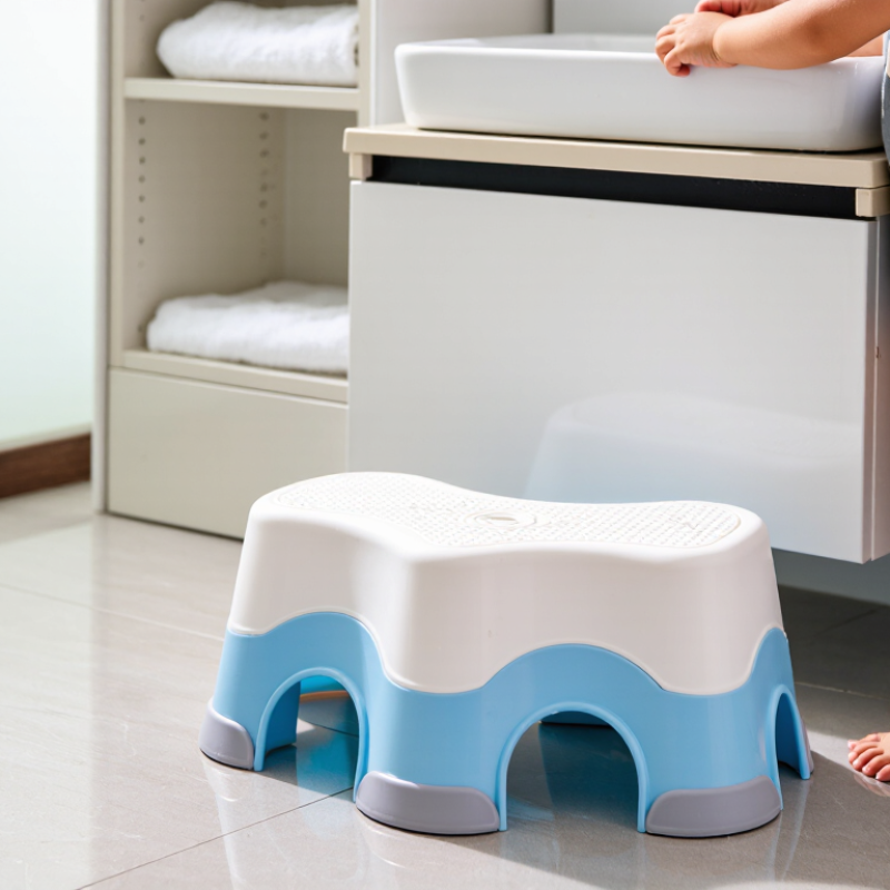 How to Choose the Best Kids Stool for Your Child?